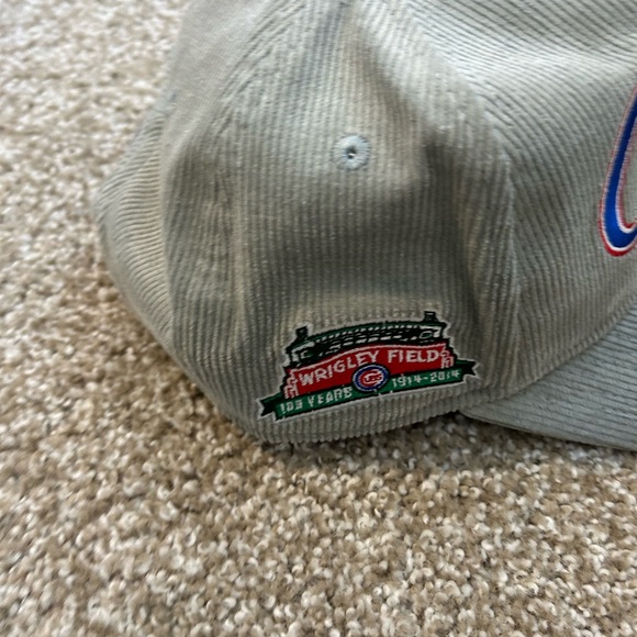 New Era Chicago Cubs Corduroy Wrigley Field Script Snapback Hat - Picture 2 of 6